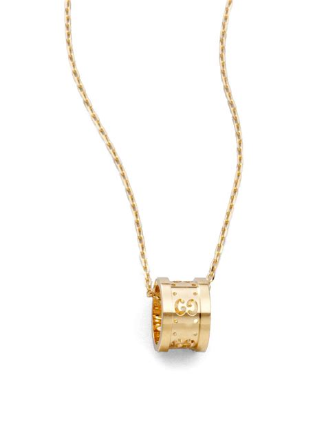 Icon 18k star necklace in 18k yellow gold .